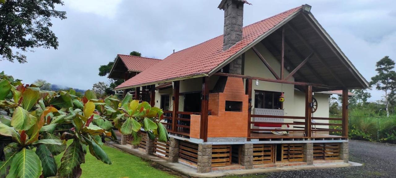 Quinta Isabel, Casa De Huespedes & Cafeteria Acomodação com café da manhã Macas Exterior foto