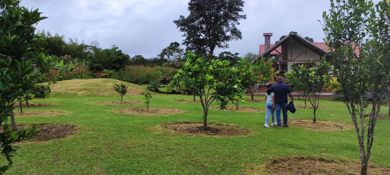 Quinta Isabel, Casa De Huespedes & Cafeteria Acomodação com café da manhã Macas Exterior foto