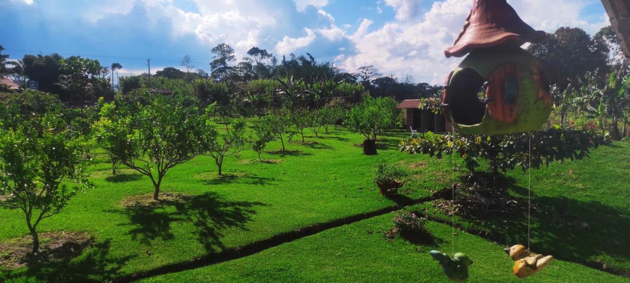 Quinta Isabel, Casa De Huespedes & Cafeteria Acomodação com café da manhã Macas Exterior foto